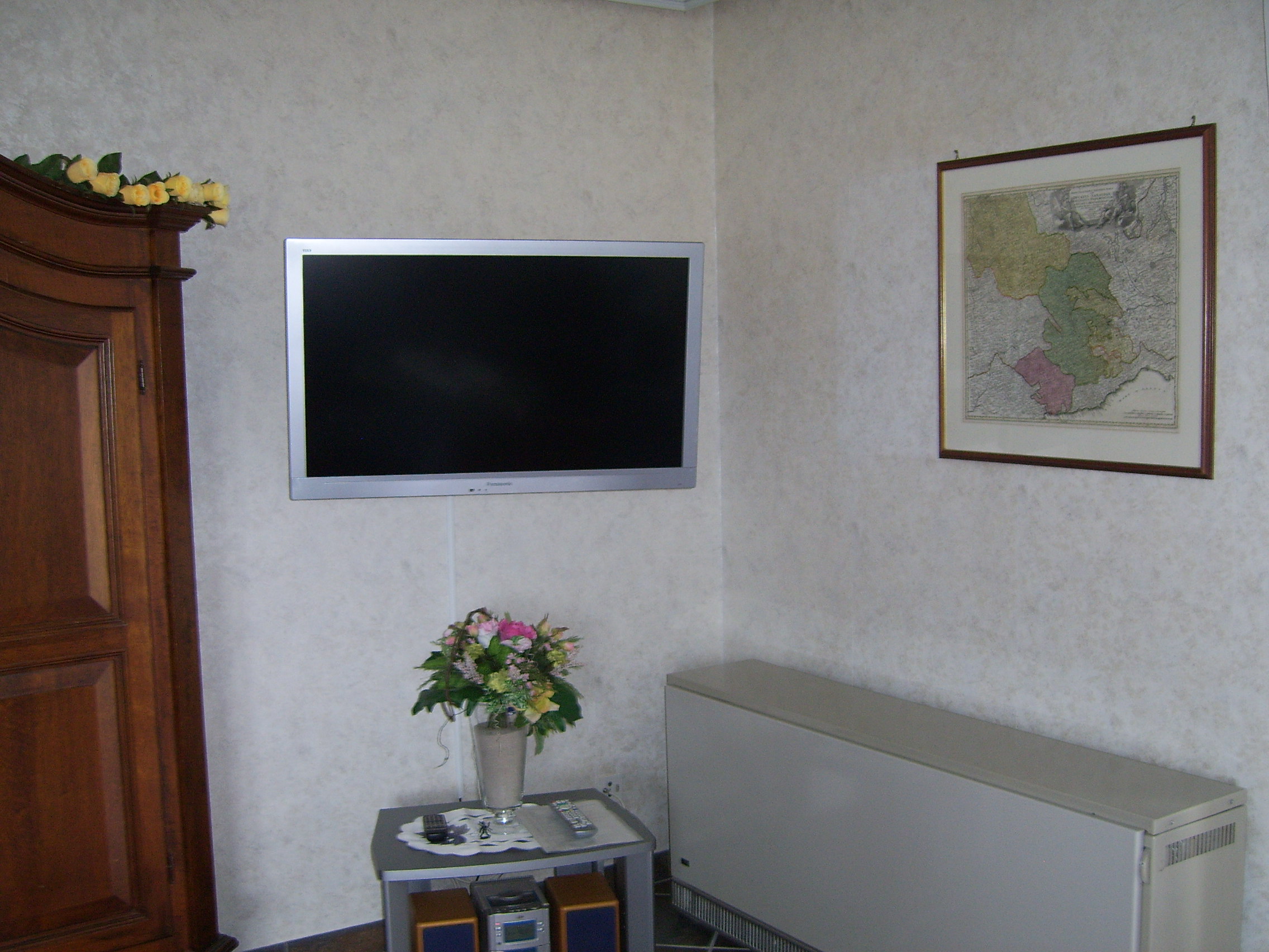 TV und kleine Musikanlage